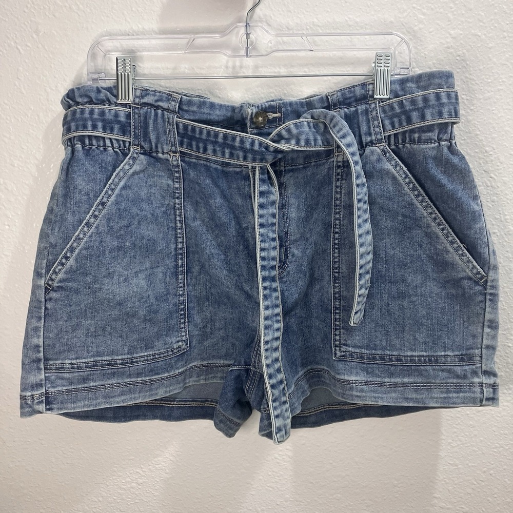 Maurice's Women's Paper Bag Blue Denim Shorts Size Large Tie Belt